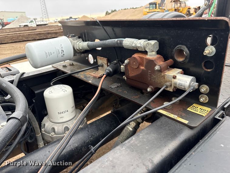 image for item FG2532 2011 Freightliner Coronado semi truck