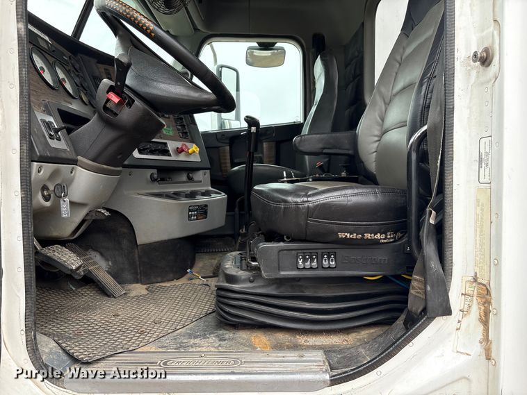 image for item FG2532 2011 Freightliner Coronado semi truck