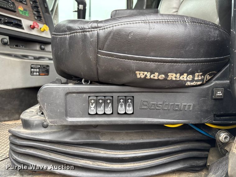 image for item FG2532 2011 Freightliner Coronado semi truck