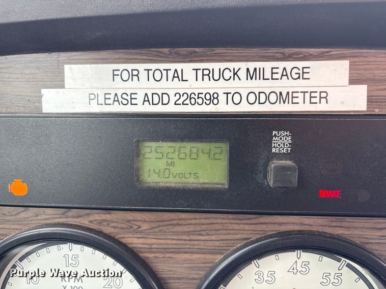image for item FG2532 2011 Freightliner Coronado semi truck