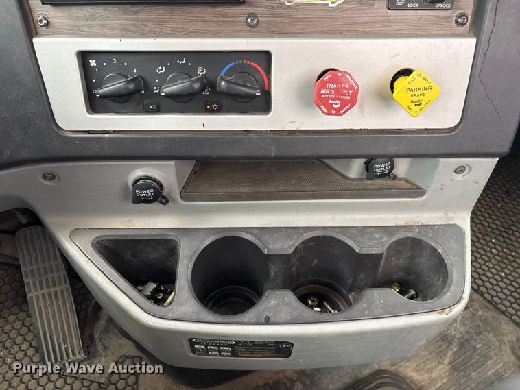 image for item FG2532 2011 Freightliner Coronado semi truck