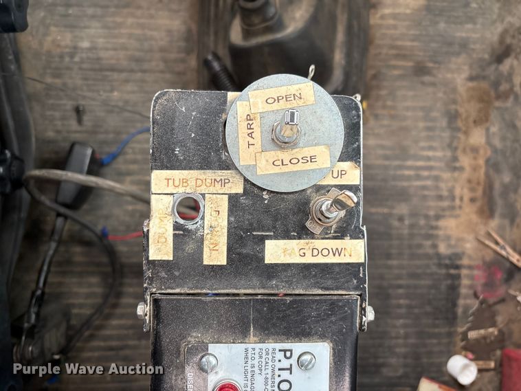 image for item FG2532 2011 Freightliner Coronado semi truck