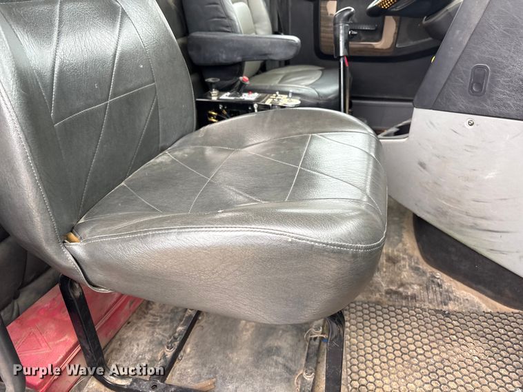 image for item FG2532 2011 Freightliner Coronado semi truck