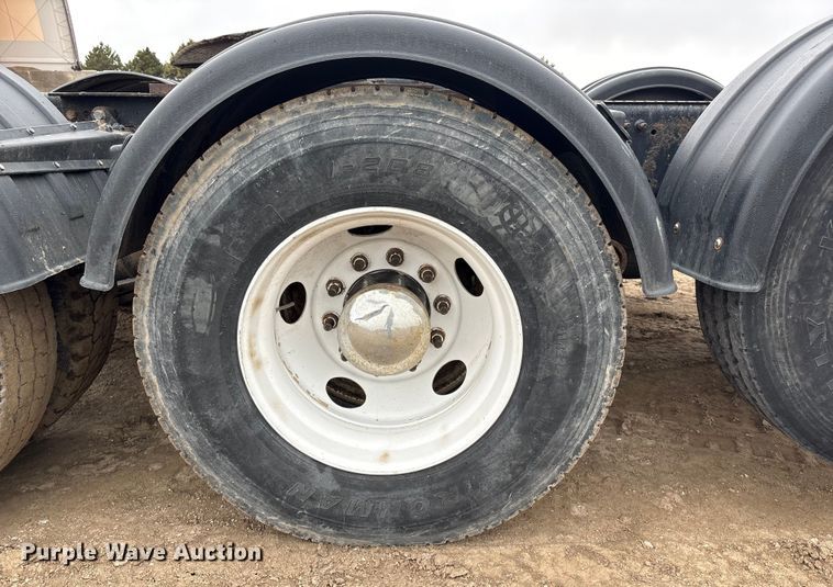 image for item FG2532 2011 Freightliner Coronado semi truck