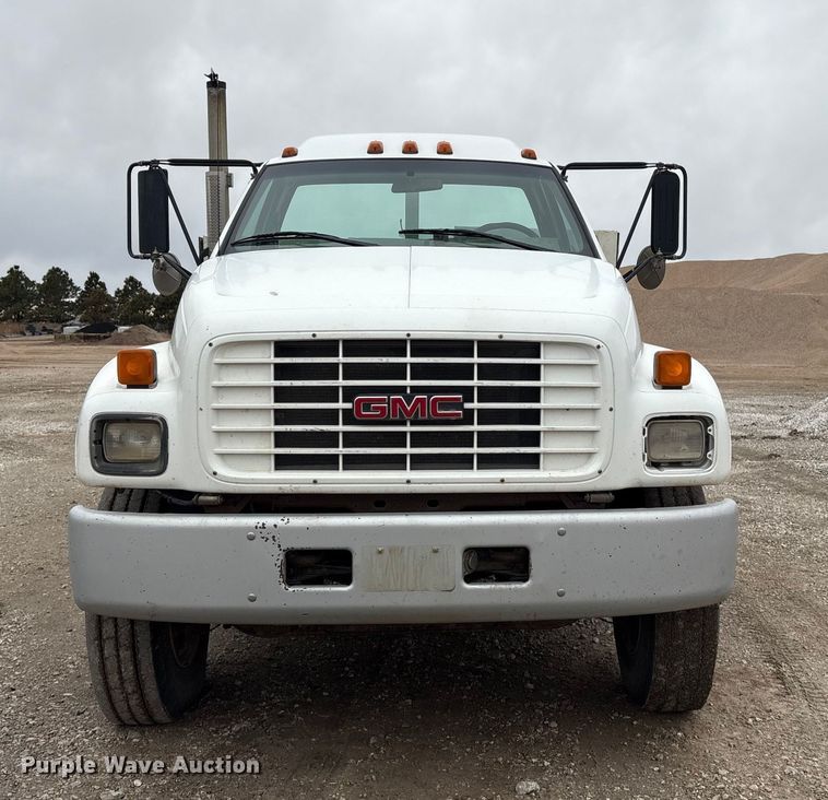 image for item FG2533 2000 GMC C6500 flatbed truck