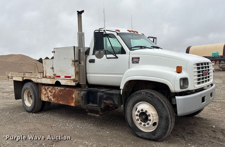 image for item FG2533 2000 GMC C6500 flatbed truck