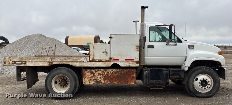 image for item FG2533 2000 GMC C6500 flatbed truck