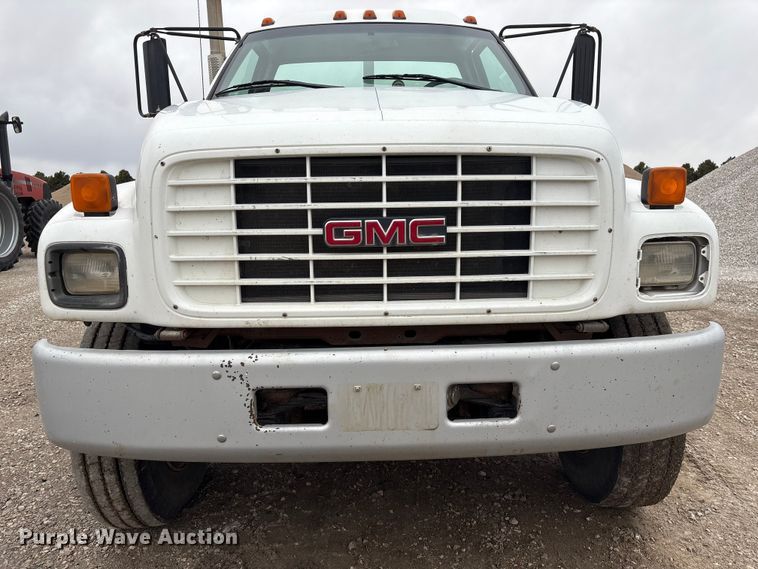 image for item FG2533 2000 GMC C6500 flatbed truck