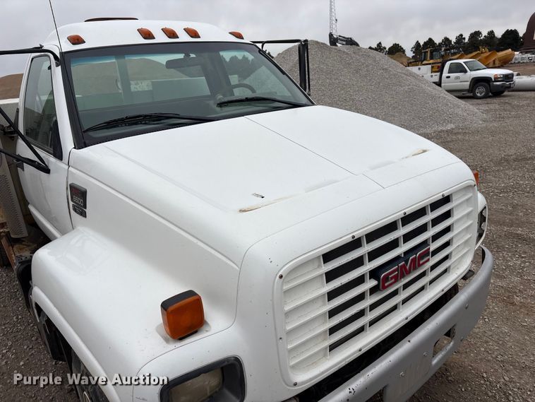 image for item FG2533 2000 GMC C6500 flatbed truck