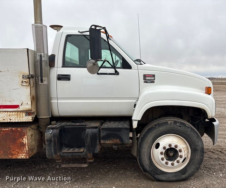 image for item FG2533 2000 GMC C6500 flatbed truck