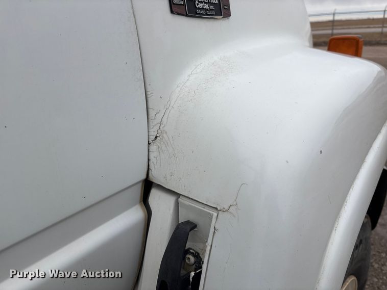 image for item FG2533 2000 GMC C6500 flatbed truck