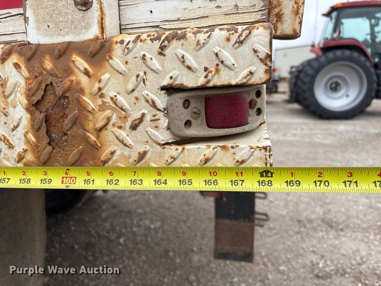 image for item FG2533 2000 GMC C6500 flatbed truck