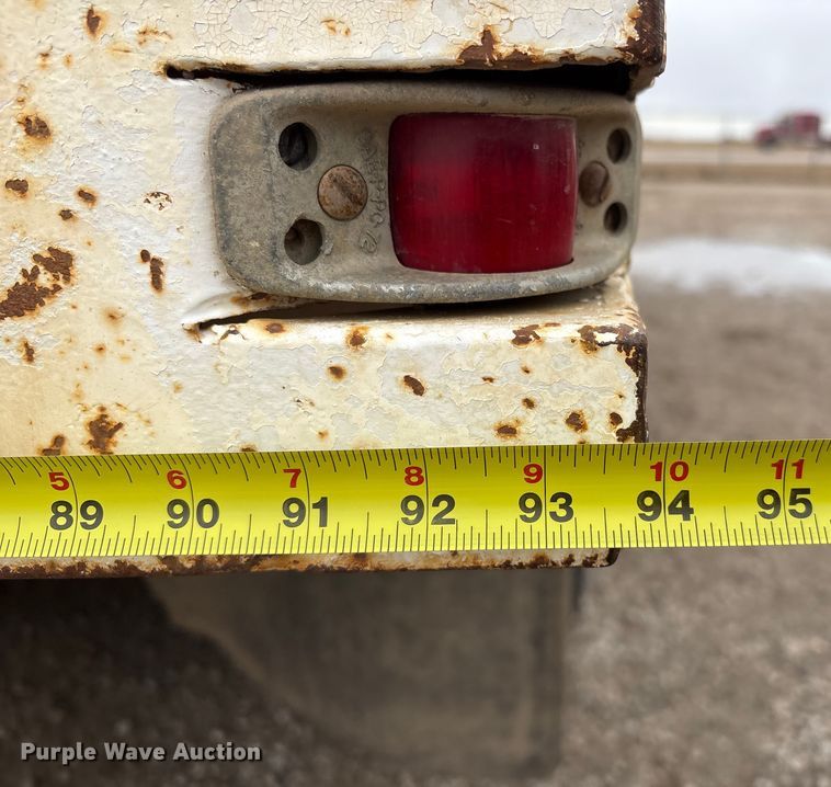 image for item FG2533 2000 GMC C6500 flatbed truck