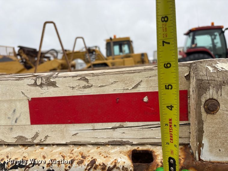 image for item FG2533 2000 GMC C6500 flatbed truck