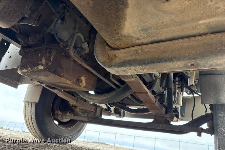 image for item FG2533 2000 GMC C6500 flatbed truck