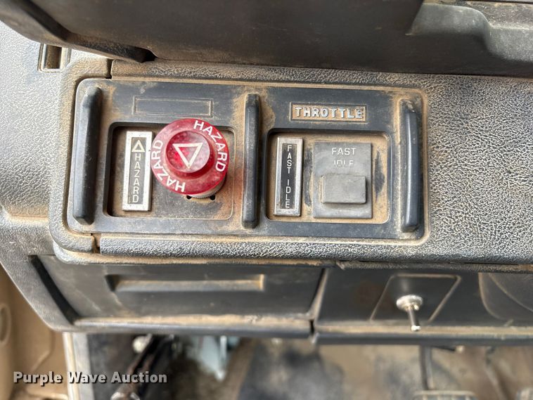 image for item FG2533 2000 GMC C6500 flatbed truck