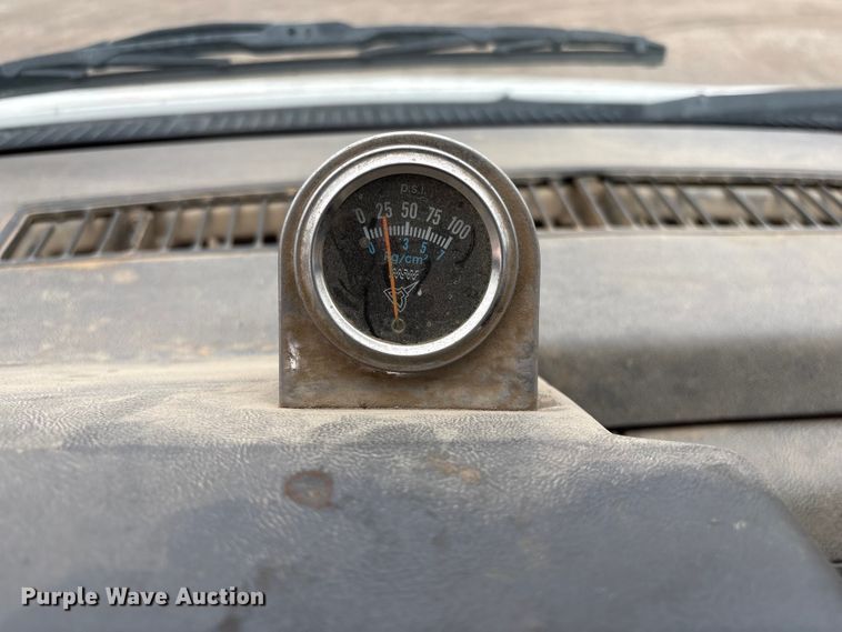 image for item FG2533 2000 GMC C6500 flatbed truck