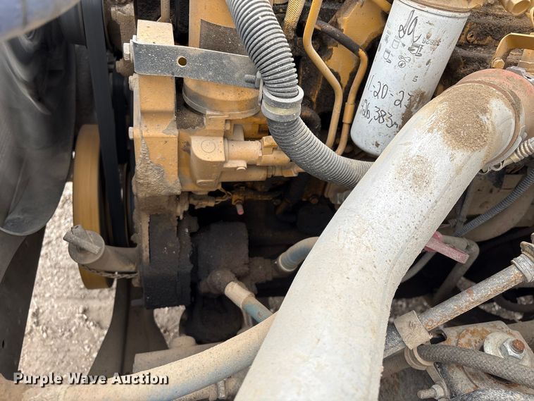 image for item FG2533 2000 GMC C6500 flatbed truck