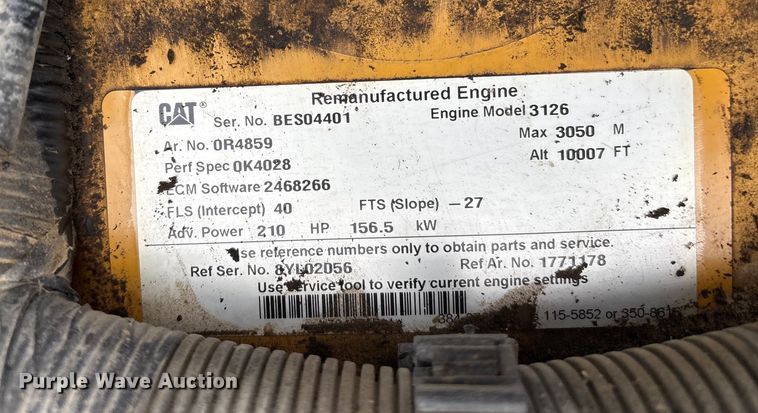 image for item FG2533 2000 GMC C6500 flatbed truck