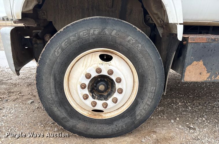 image for item FG2533 2000 GMC C6500 flatbed truck