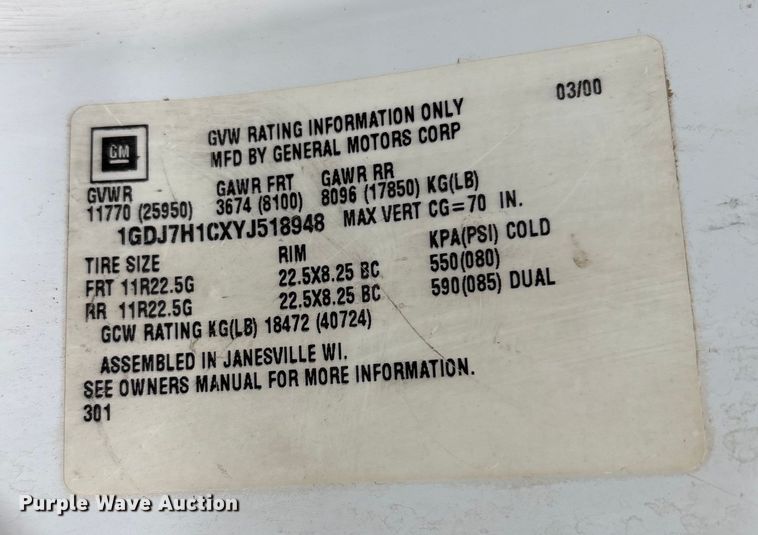 image for item FG2533 2000 GMC C6500 flatbed truck