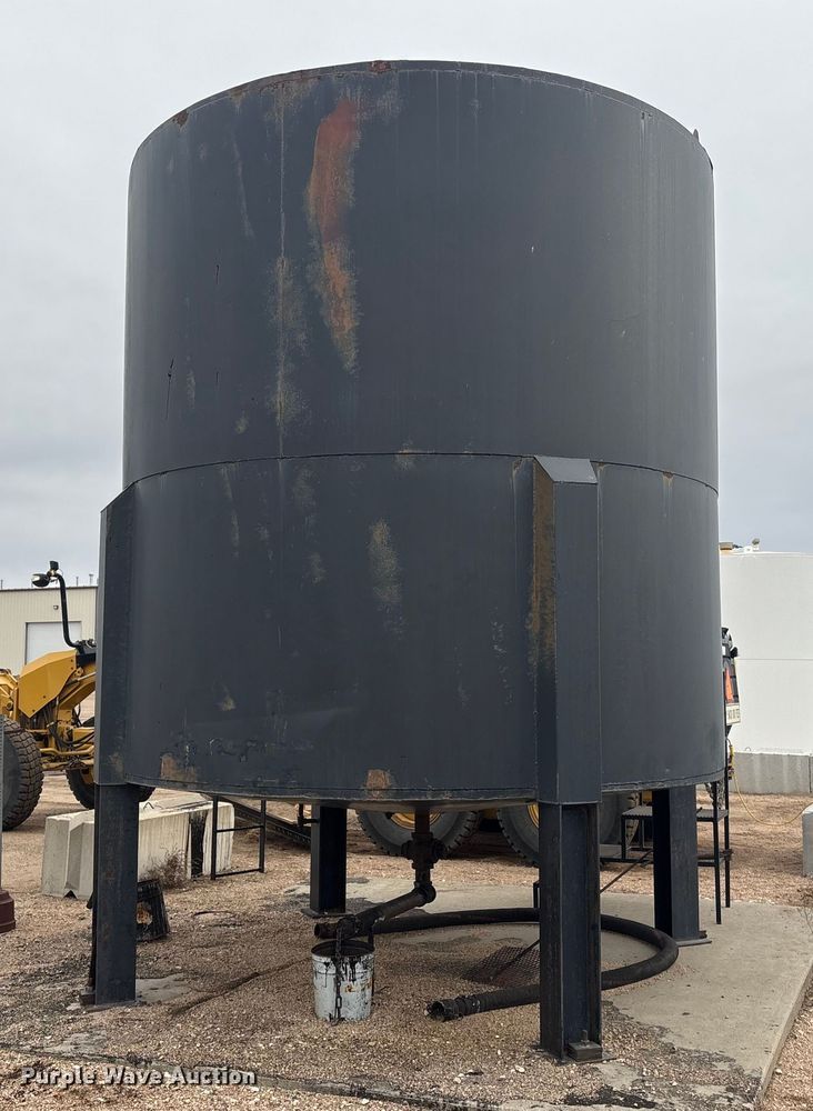 image for item FG2534 Huron Culvert & Tank Co. asphalt tank