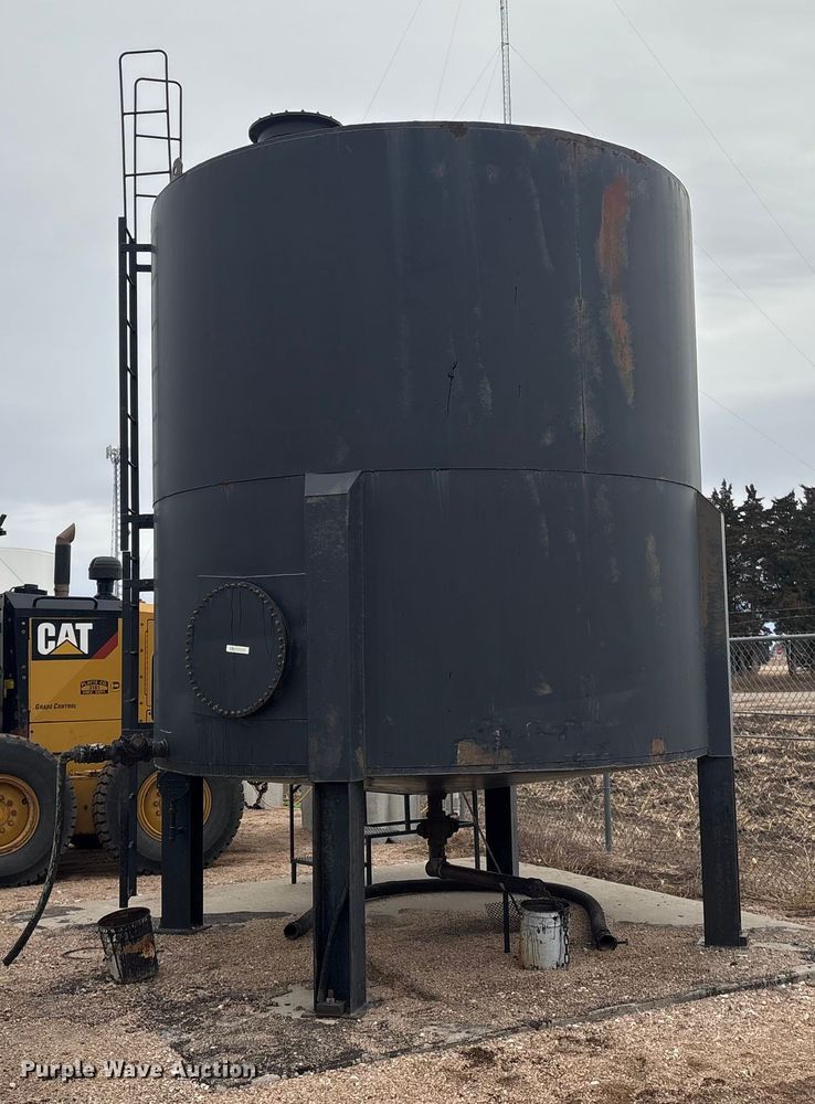 image for item FG2534 Huron Culvert & Tank Co. asphalt tank