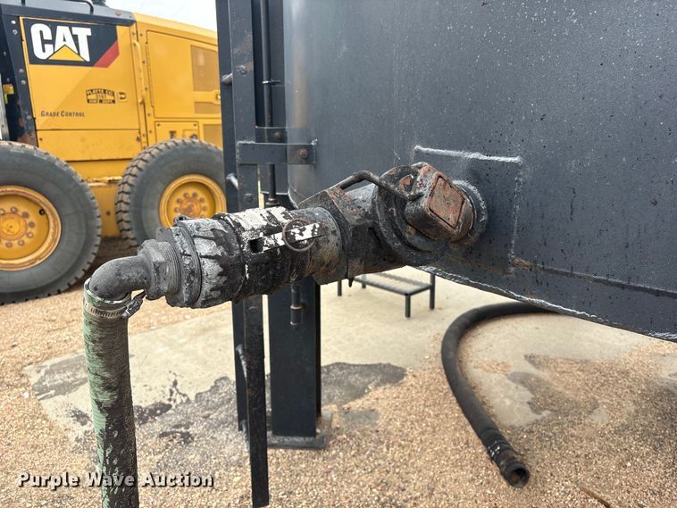 image for item FG2534 Huron Culvert & Tank Co. asphalt tank