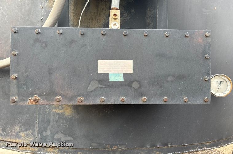 image for item FG2534 Huron Culvert & Tank Co. asphalt tank