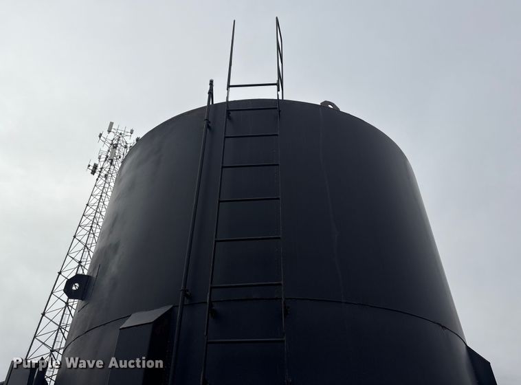 image for item FG2534 Huron Culvert & Tank Co. asphalt tank