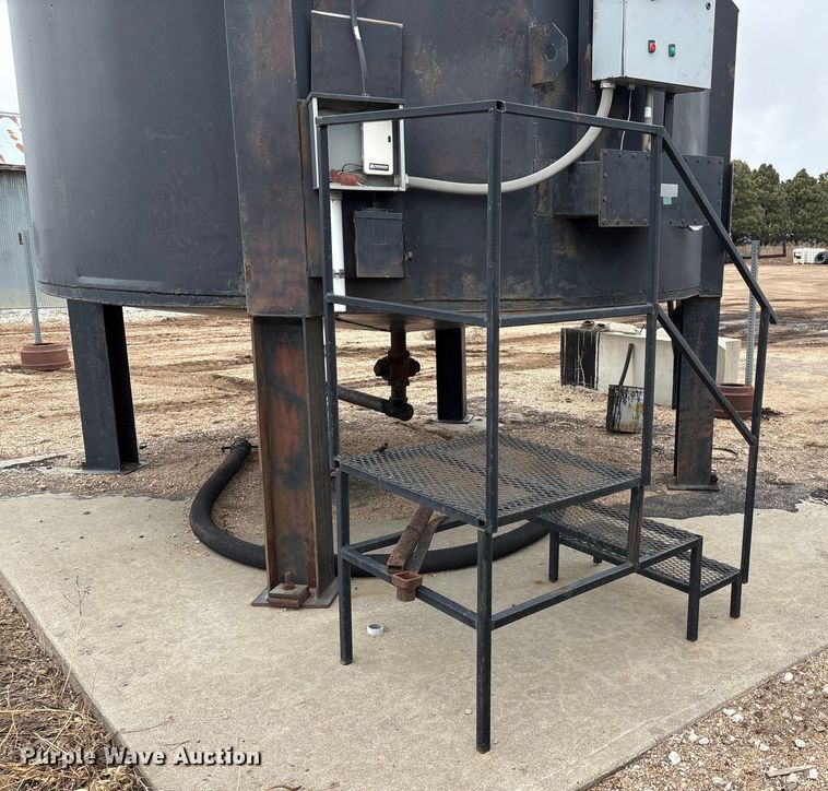 image for item FG2534 Huron Culvert & Tank Co. asphalt tank