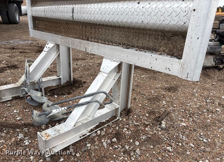 image for item FG2535 Merritt headache rack