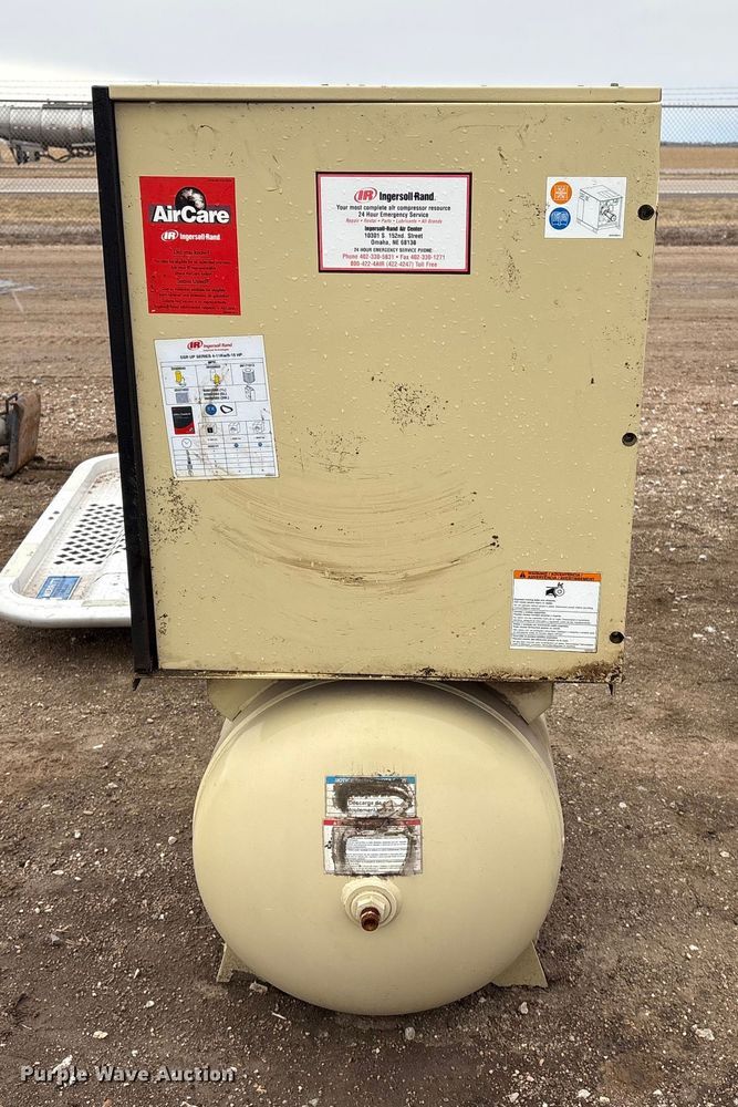 image for item FG2536 Ingersoll-Rand UP6-10TAS-210 W/D air compressor