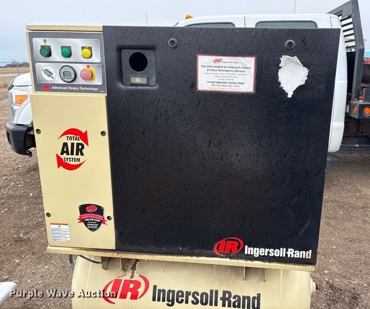 image for item FG2536 Ingersoll-Rand UP6-10TAS-210 W/D air compressor