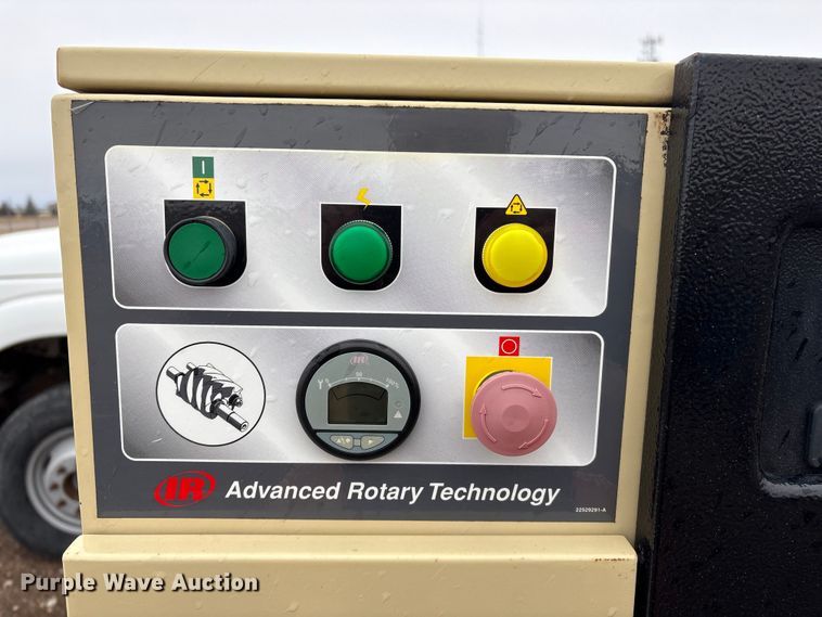 image for item FG2536 Ingersoll-Rand UP6-10TAS-210 W/D air compressor