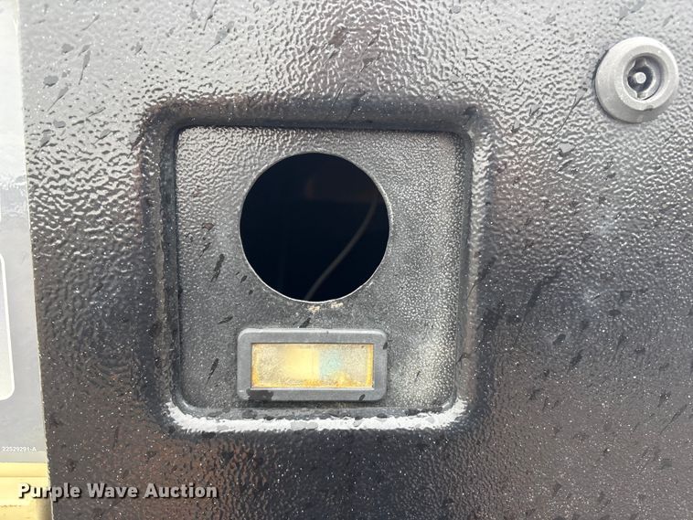 image for item FG2536 Ingersoll-Rand UP6-10TAS-210 W/D air compressor