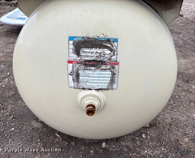 image for item FG2536 Ingersoll-Rand UP6-10TAS-210 W/D air compressor