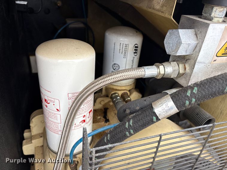 image for item FG2536 Ingersoll-Rand UP6-10TAS-210 W/D air compressor