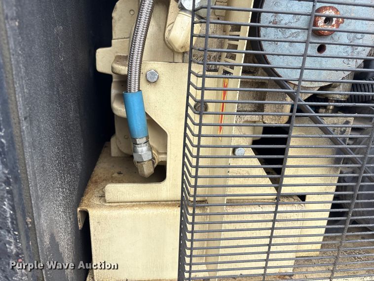 image for item FG2536 Ingersoll-Rand UP6-10TAS-210 W/D air compressor