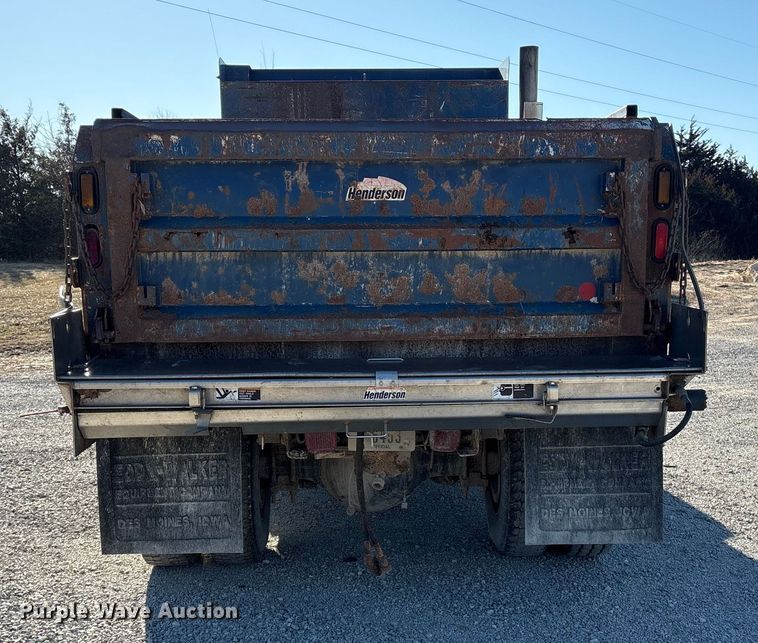 image for item FG2574 2005 International 7300 dump truck