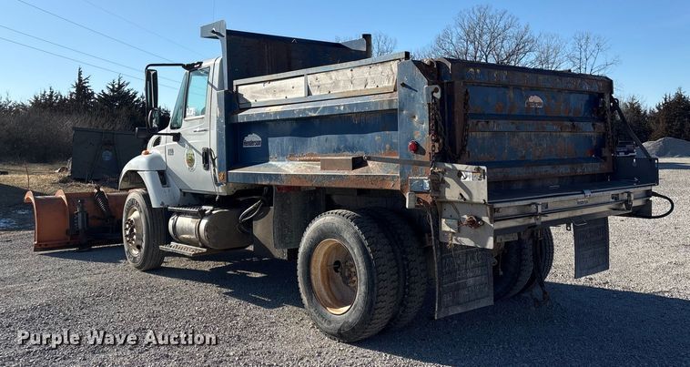 image for item FG2574 2005 International 7300 dump truck