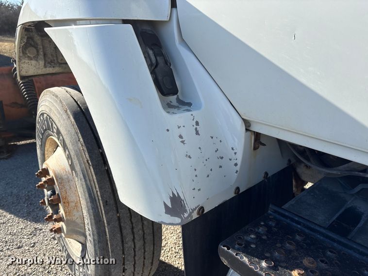 image for item FG2574 2005 International 7300 dump truck