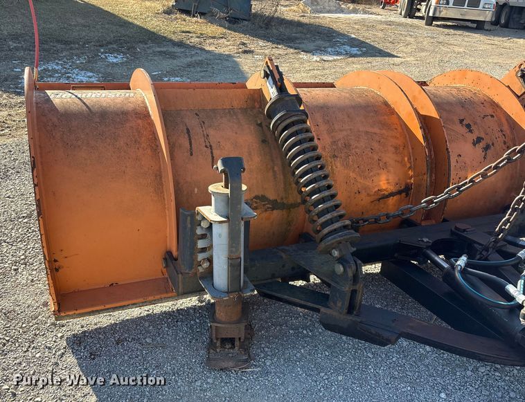 image for item FG2574 2005 International 7300 dump truck