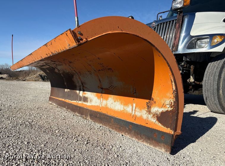 image for item FG2574 2005 International 7300 dump truck