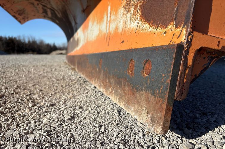 image for item FG2574 2005 International 7300 dump truck