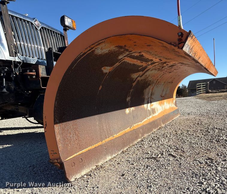 image for item FG2574 2005 International 7300 dump truck