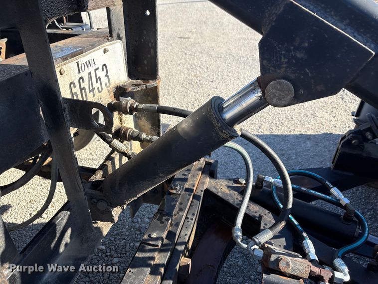 image for item FG2574 2005 International 7300 dump truck