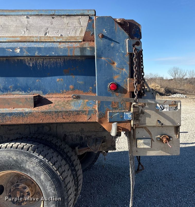 image for item FG2574 2005 International 7300 dump truck