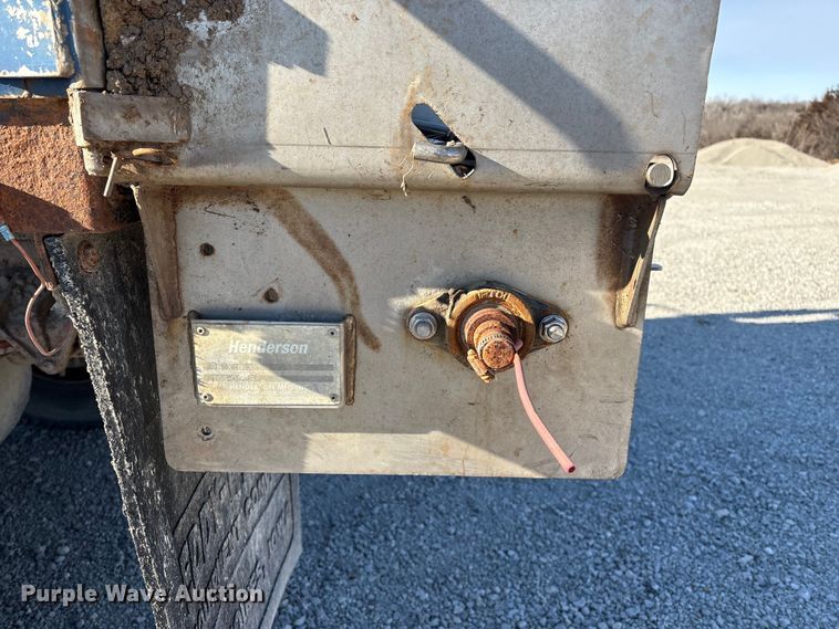 image for item FG2574 2005 International 7300 dump truck