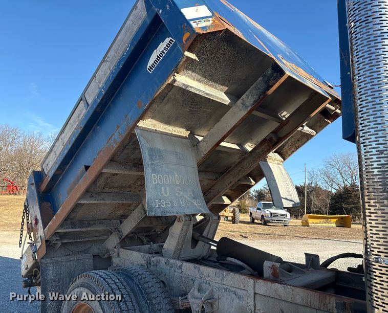 image for item FG2574 2005 International 7300 dump truck